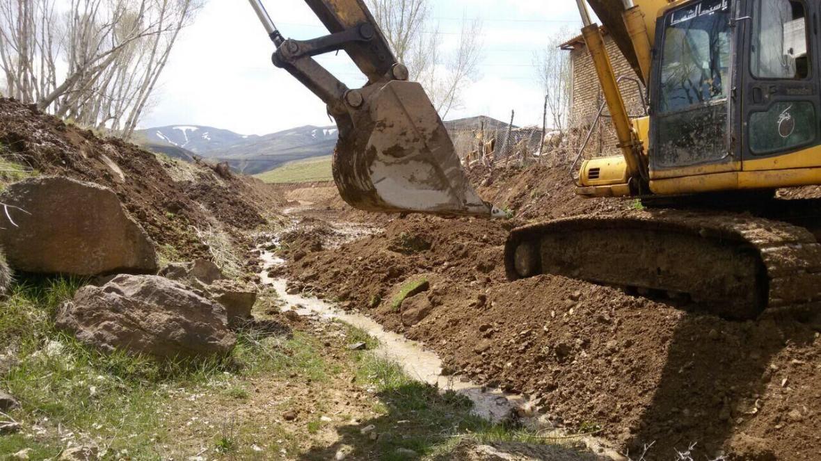 خبرنگاران زمین های مسیر رودخانه بردول پارسیان بدون استعلام خبرنگاران زمین های جهت رودخانه بردول پارسیان بدون استعلام واگذار شده است