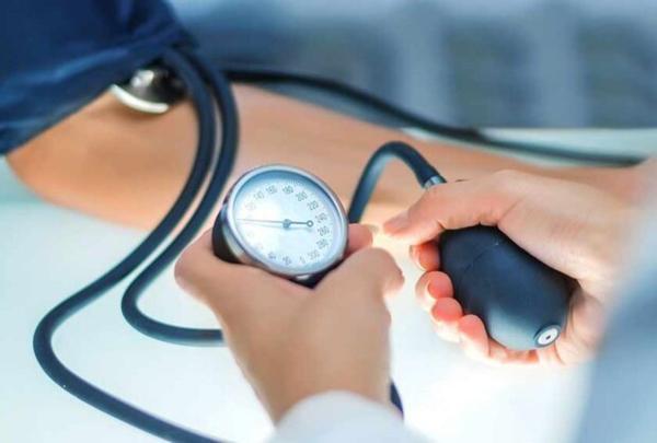 با کدام علائم فشار خون سراغ پزشک برویم؟