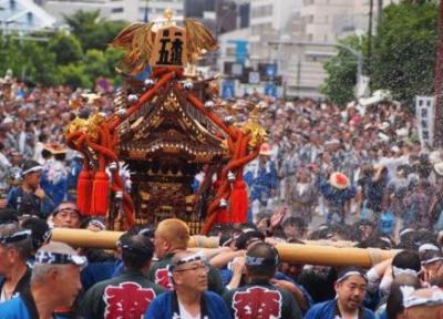 هاچیمانگو ماتسوری (Hachimangu Matsuri) ، فستیوالی در کاماکورا با مراسم شینتو